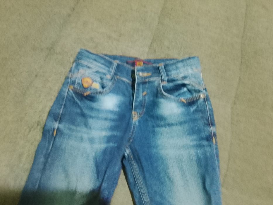 Джинсы на 6-7 лет