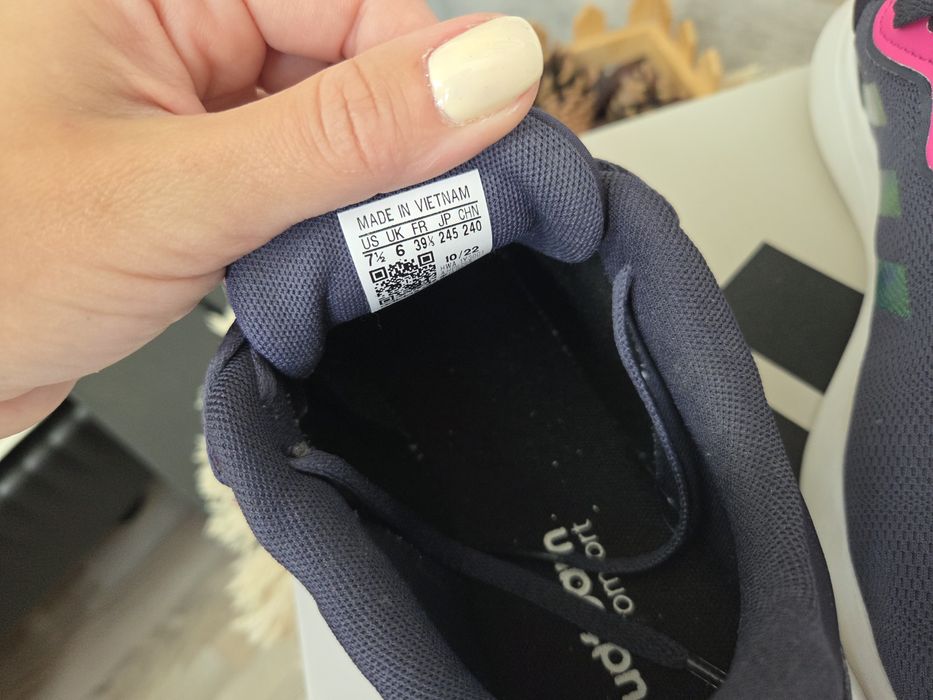 Маратонки adidas 39 1/3
