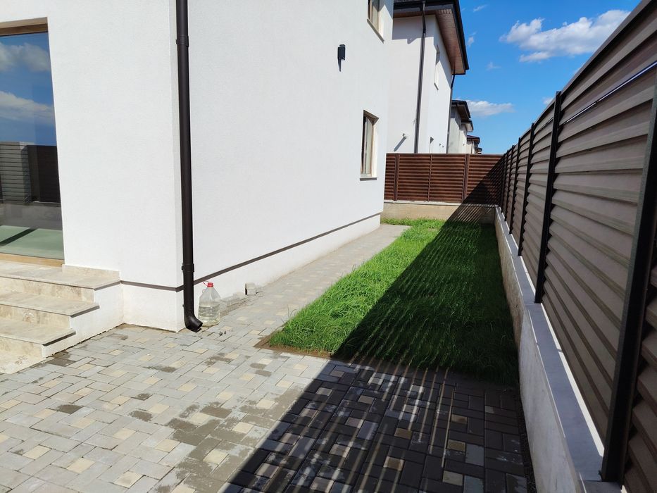 Vila Dobroiesti 5 camere, 3 bai, cartier rezidențial, strada ASFALTATA