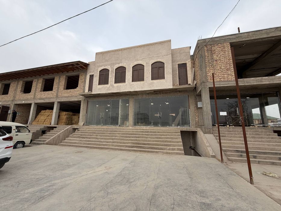 Ресторан, магазин, ишлаб чикаришга мулжалланган бино сотилади.