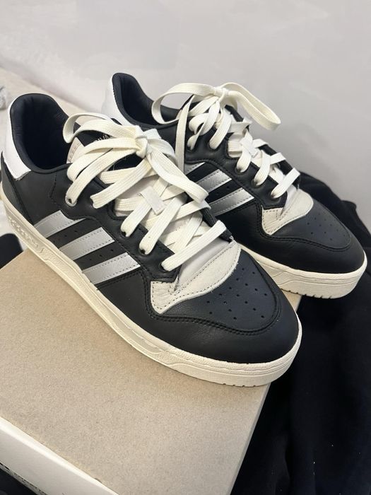 Оригинални маратонки Adidas Rivalry Consortium номер 42