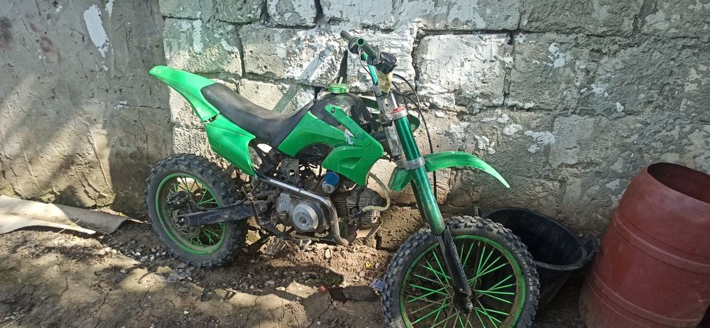 Vând cross 125 cc sau schimb