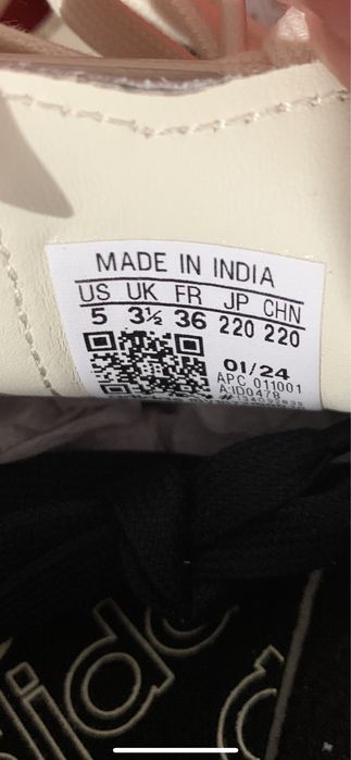 Adidas - model Samba