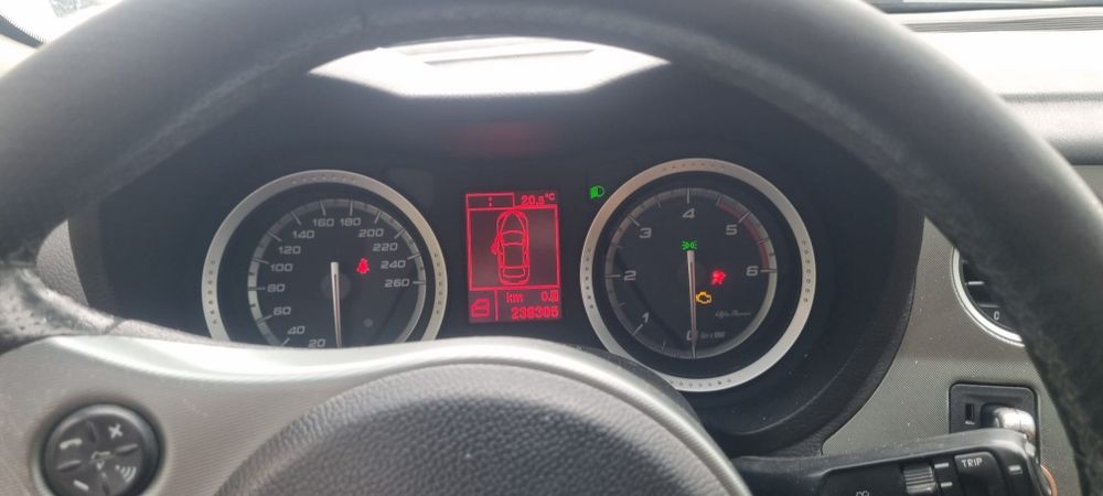 Vând Alfa Romeo 159