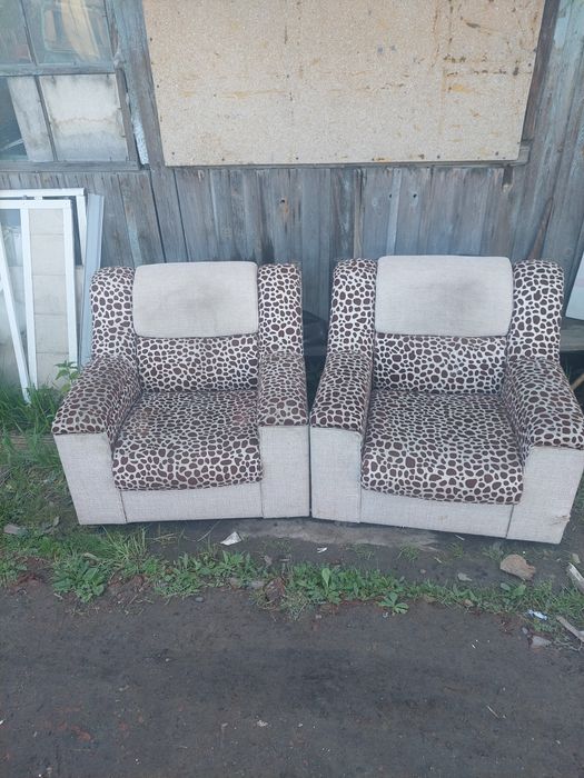 Продам 2 кресла.