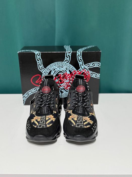 Versace chain reaction