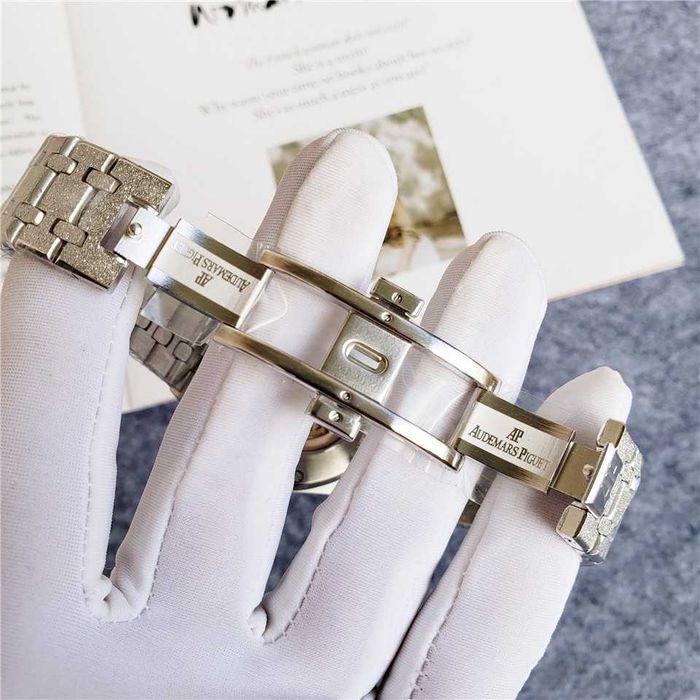 Автоматичен мъжки часовник  Audemars Piguet Royal Oak Iced Out