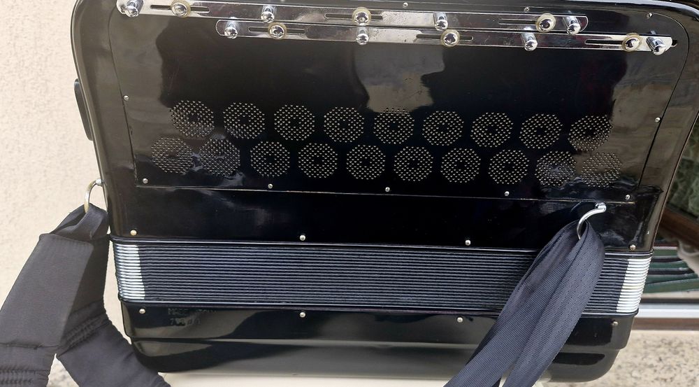 Armonica Adria cu 120 basi