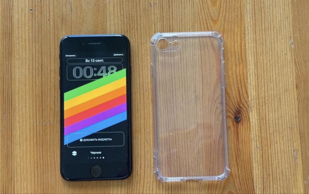 Iphone SE память 64 гига