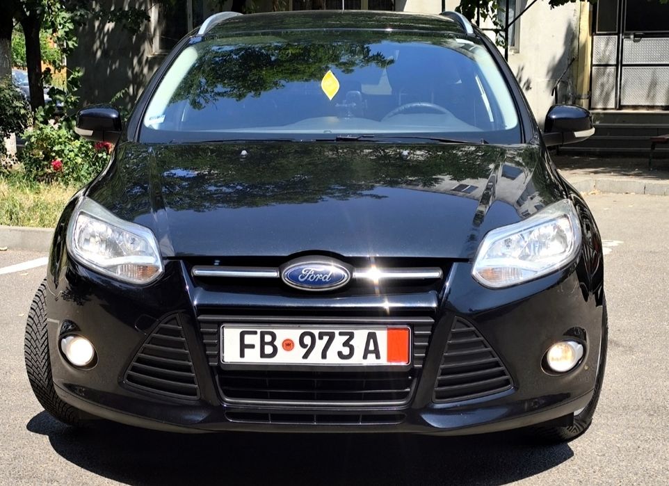 Ford Focus 1.6 benzină clasic MPI, Navi Android