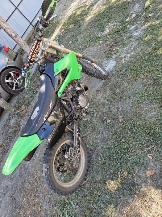 Vînd cross Kawasaki kx 85