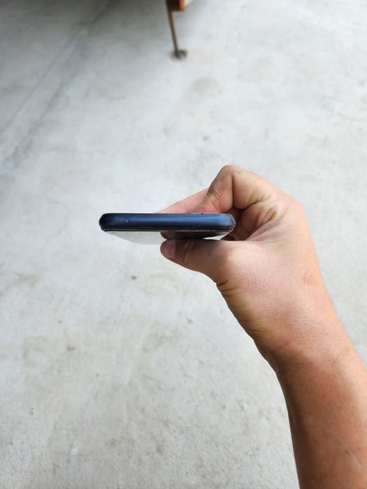 Samsung a22 5g 4/64 kamerasi yaxshi zaryakasi Anchaga yetadi qotmidi