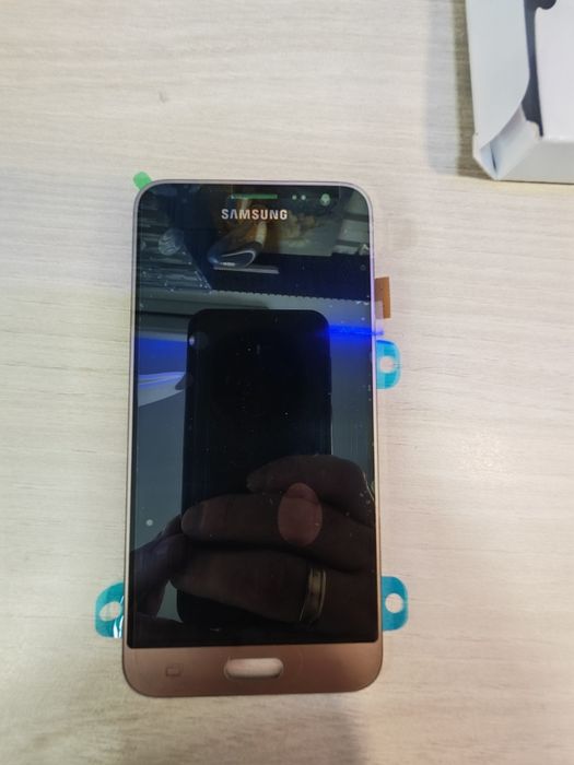 Samsung Galaxy J320f оригинален дисплей нов златист