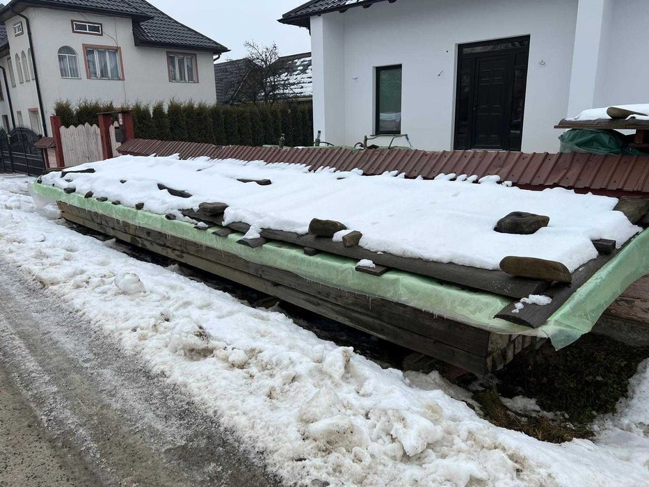 Grinzi lemn 29cm x19cm x 8m,  scanduri la 4 m .(total aprox 11m 3)