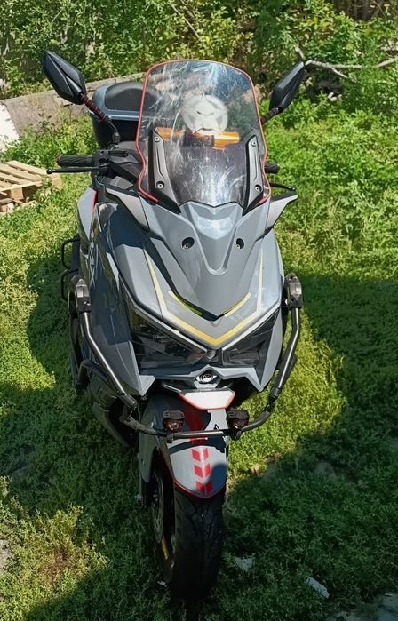 Продам скутер 180 кубов