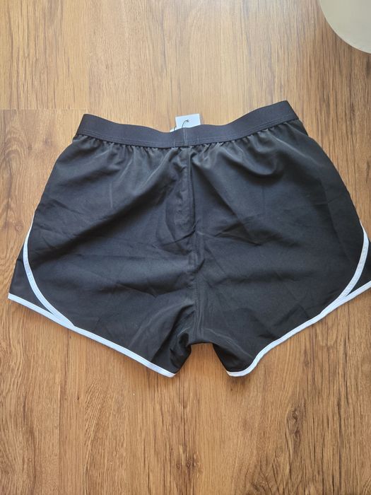 Hugo Boss Blue, Tommy Hilfiger, Levis къси панталонки