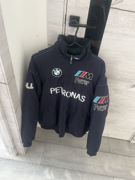 Ветровка 52 размер