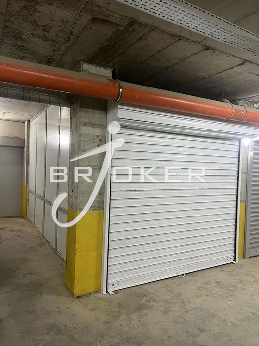 Дава се под наем Гараж / Паркомясто в Кърджали, Център - 18 кв.м за 61.2 € - Снимка #1