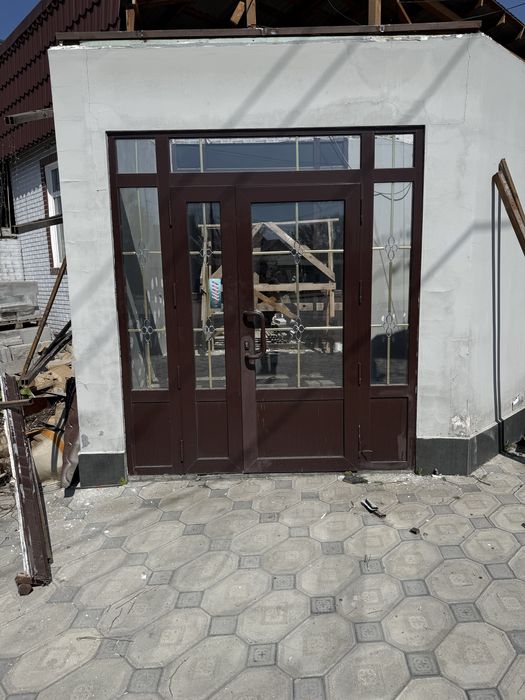 Входные  двери рама алюминий