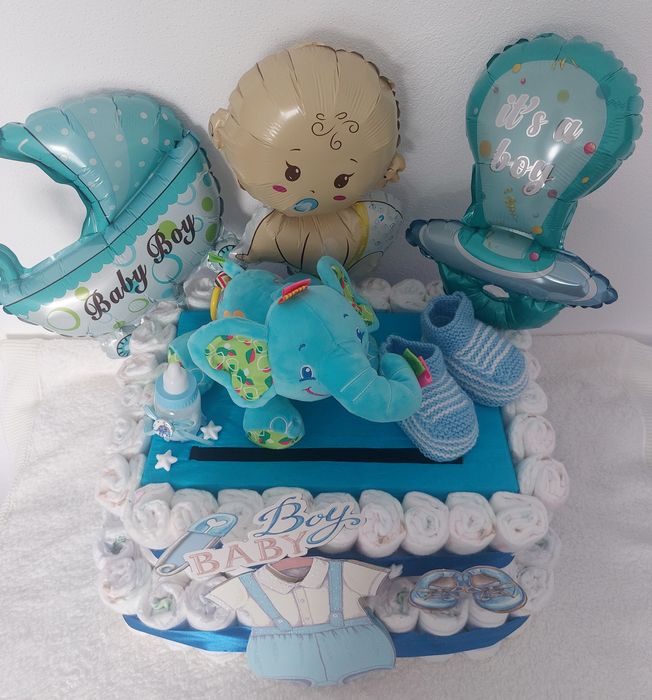 Cutie dar botez și tort decorativ din pampers