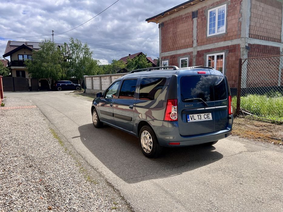 Dacia Logan  7 locuri 2010