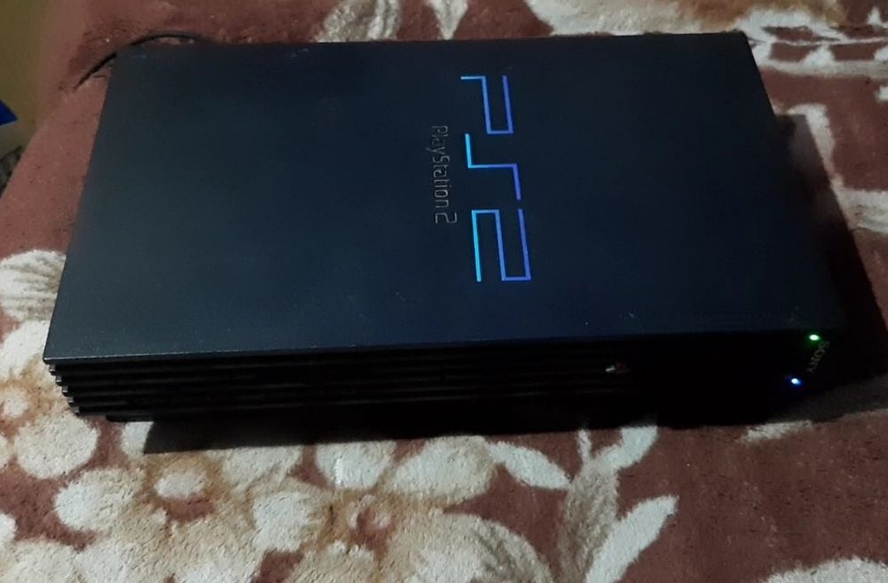 Vând PlayStation 2 fat în stare bună ps2