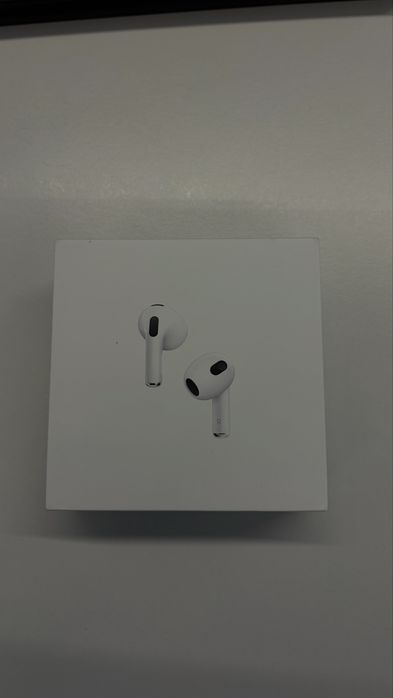 iPhone 14 256 gb + AirPods 3