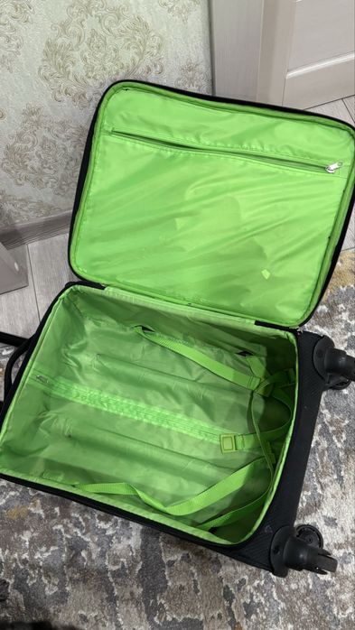 Продам чемодан размер ручная кладь