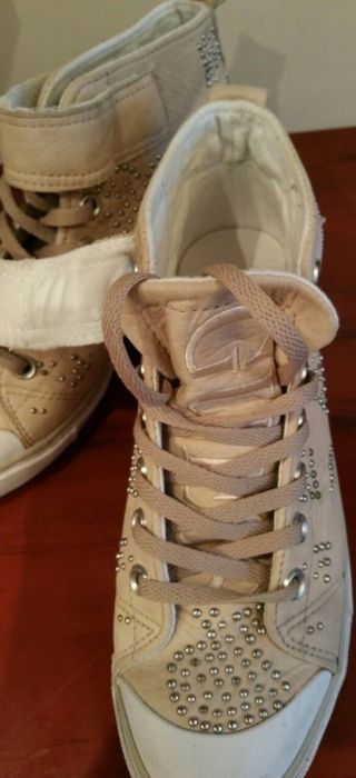 Sneackersi Guess autentici nr 35