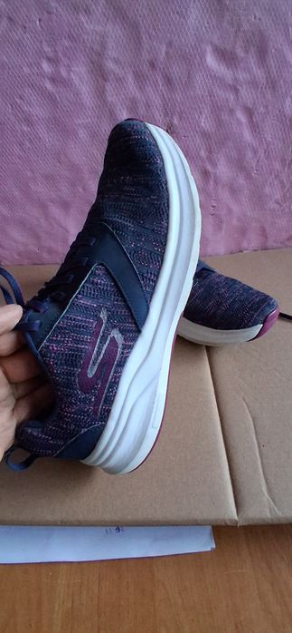 Adidasi Skechers mărimea 41