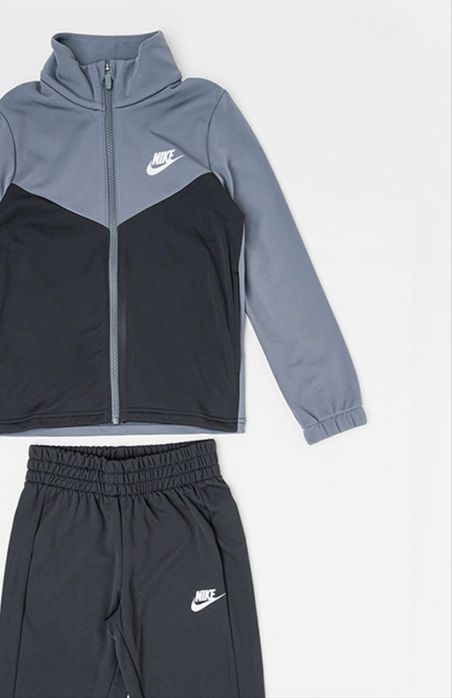 Сив спортен екип Nike за момче 147-158 размер