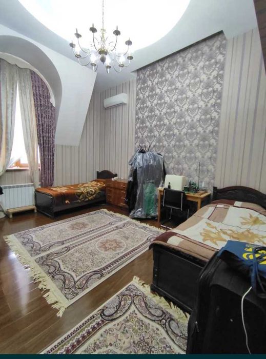 Продаётся 3х-комнатная метро Беруний