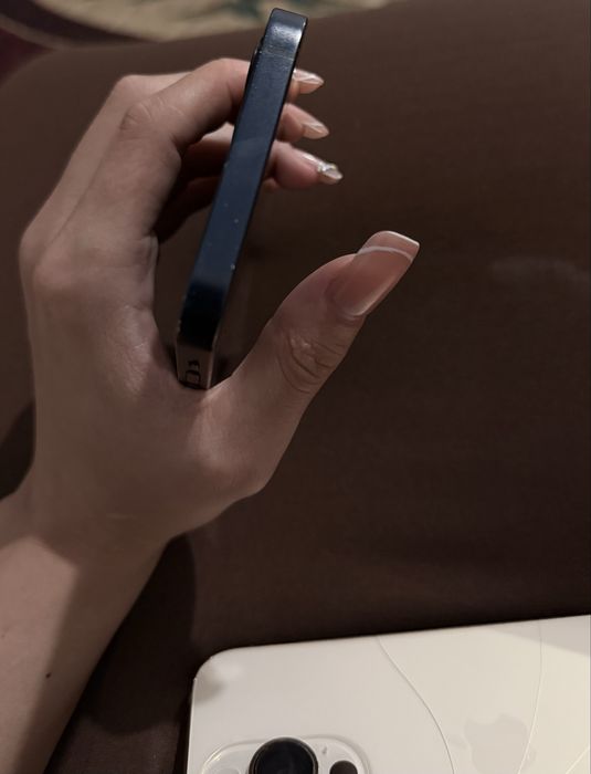 Продам iphone 12 64 гб