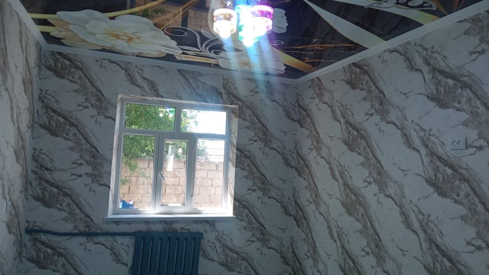 Uy sotiladi srochna Nurafshon markazida xamma sharoitlari bilan