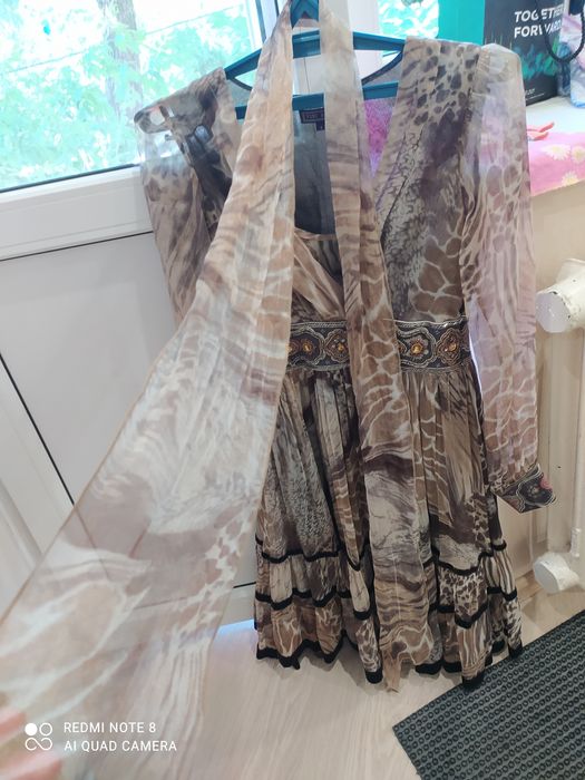 Красивое женское платье