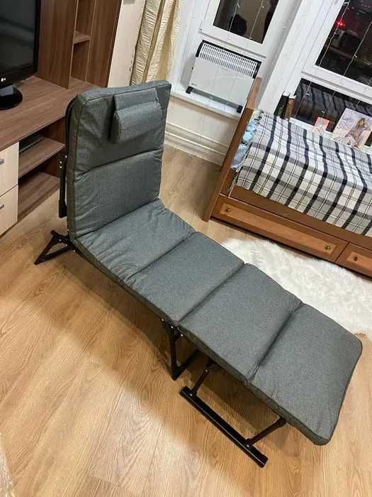 Раскладушка шезлонг,кресло-кровать с матрасом