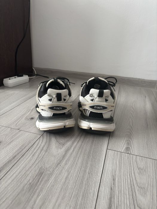 Balenciaga track