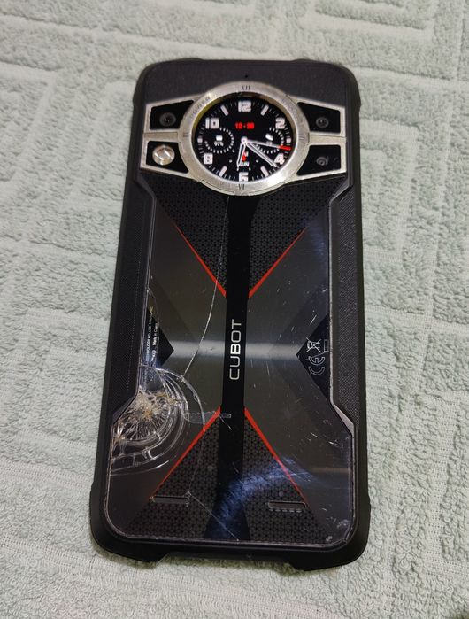 Продам телефон игравой