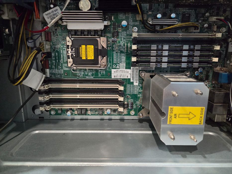 Продам сервер в хорошем состоянии