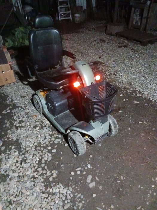 Scuter electric pentru persoane cu dizabilitati