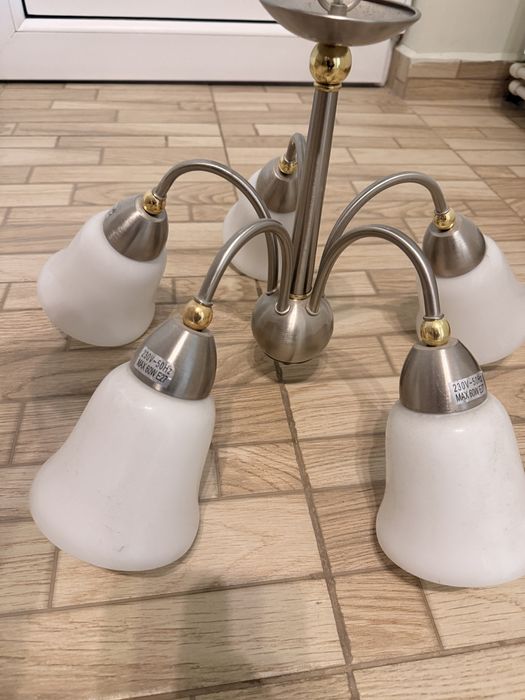 Vând lustre cu 5 brațe – 2 bucăți disponibile
