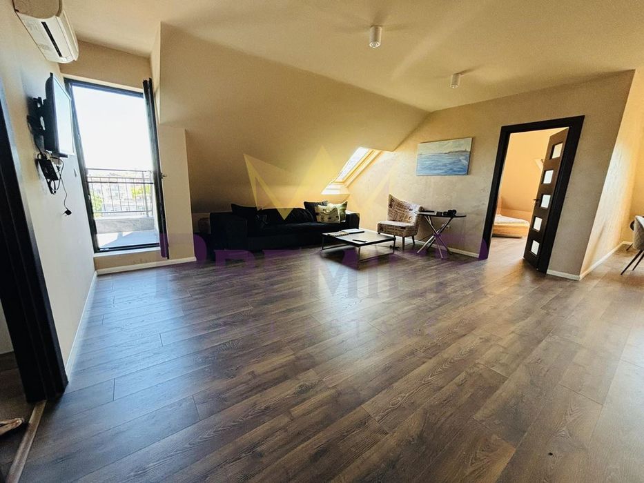 Продава се Тристаен апартамент в Варна, Зимно кино Тракия - 95 кв.м за 2158 €/кв.м - Снимка #1