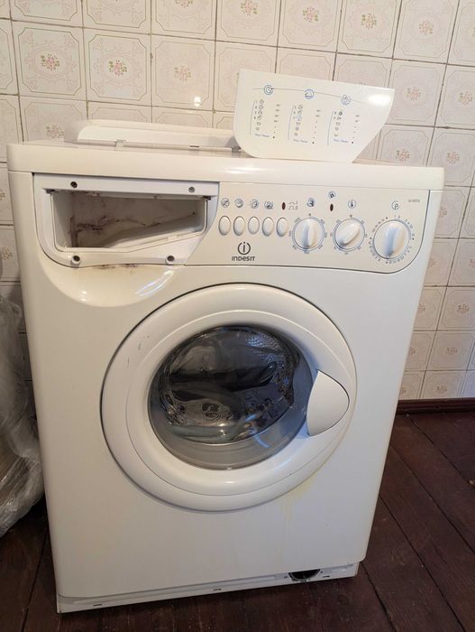 Masina de spalat indesit W105TX R BG