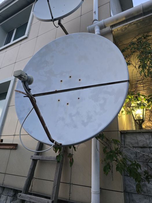 Тарелка спутникового ТВ