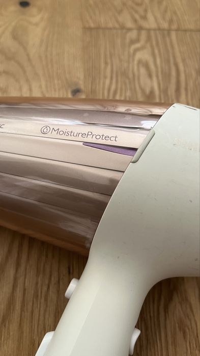 Сешоар Philips 2300 W MoistureProtect IONIC