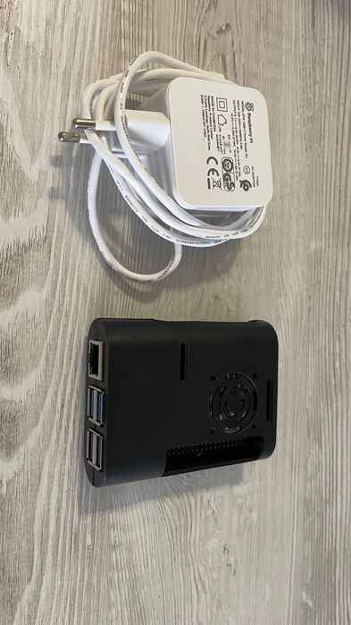 Vând Raspberry Pi 5 4GB