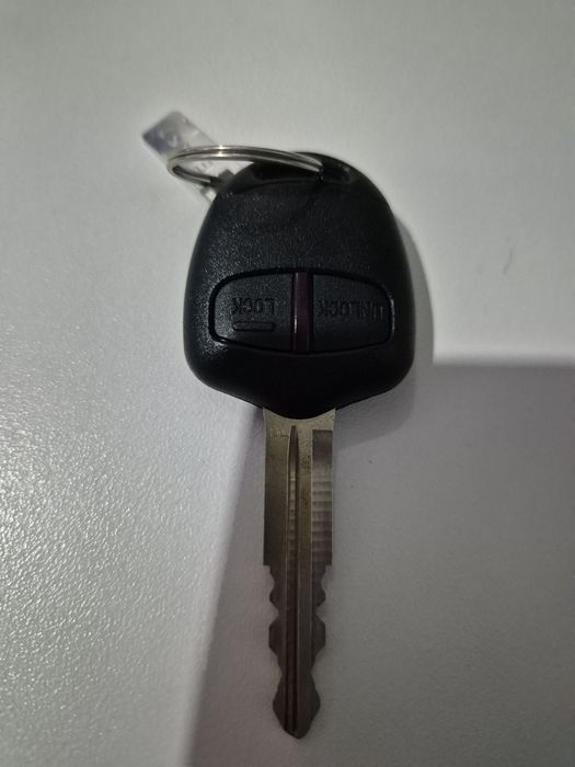 Ключ от автомобиля Mitsubishi
