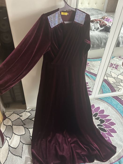 Платье вечерне бархатное