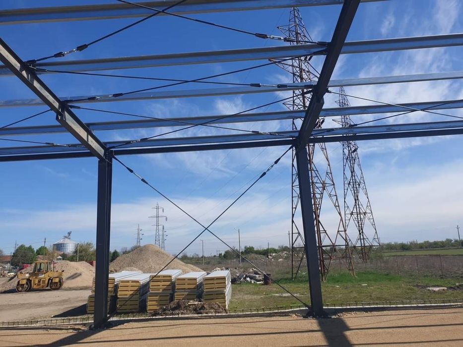 Hala metalica cu panouri sandwich