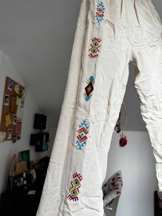 Дрехи в светлата гама